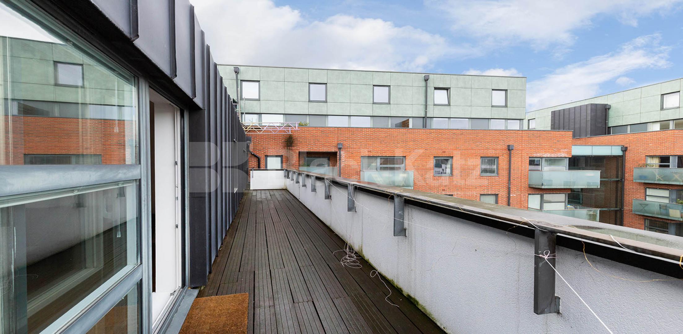 			3 Bedroom, 2 bath, 1 reception Flat			 Tiltman Place, Holloway